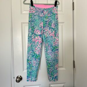 EUC Lilly Pulitzer high rise luxletic weekender leggings size M In full bloom